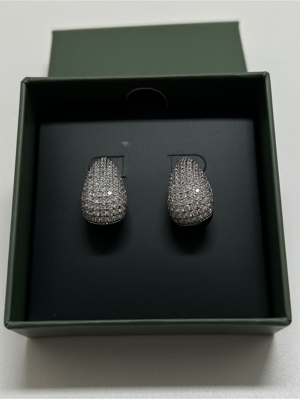 Jewels By Sunaina, Narnia, Silver Plate And Cubic Zirconia Earrings, Studs, NIB